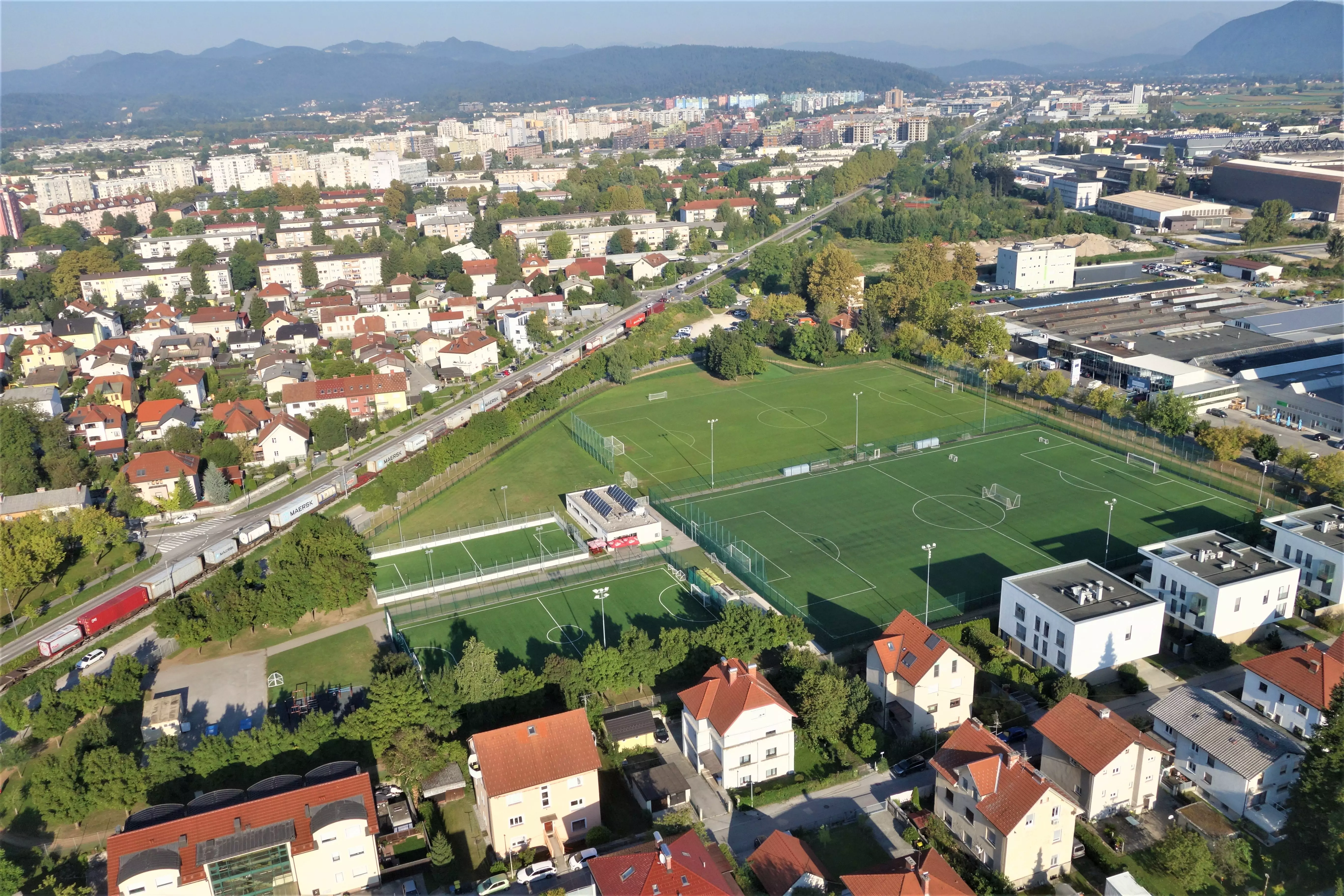 NOGOMETNA IGRIŠČA TRIKOTNIK